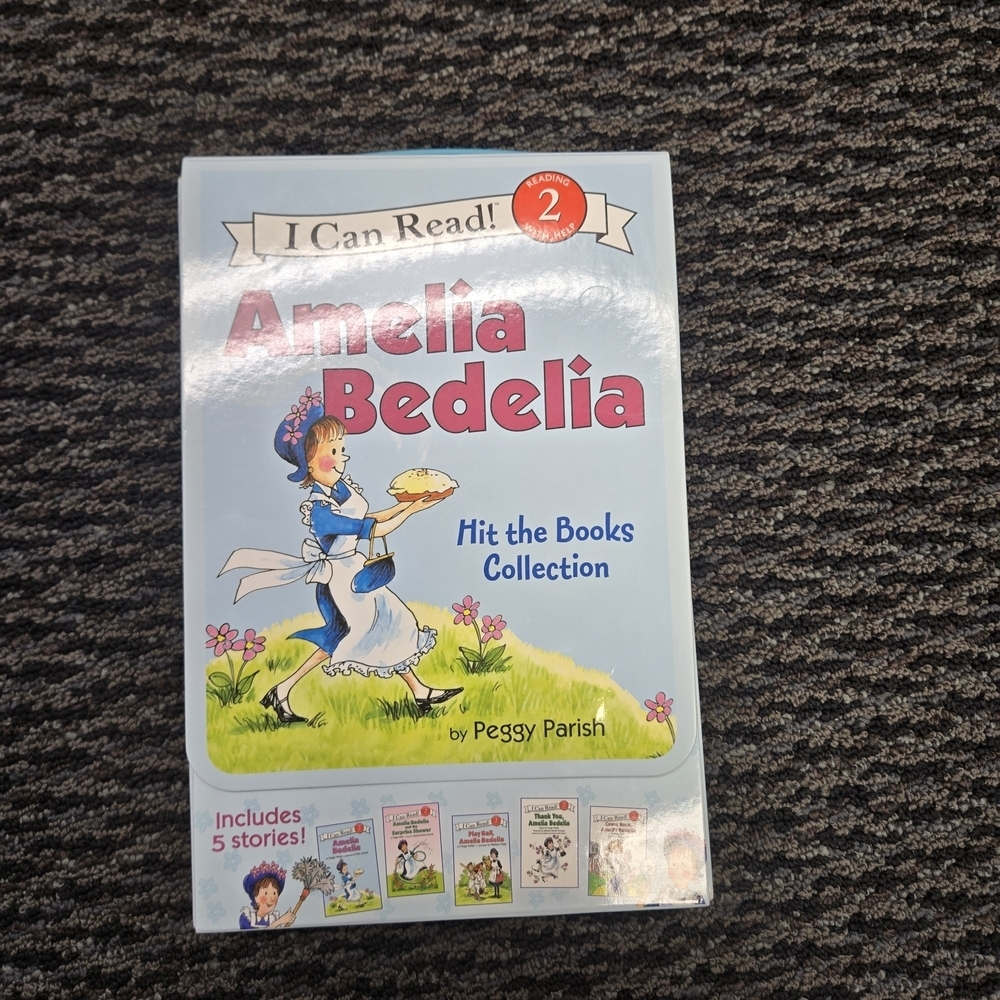 Amelia Bedelia Hit the Books 5-Book Collection Box Set - Peggy Parish - Reading